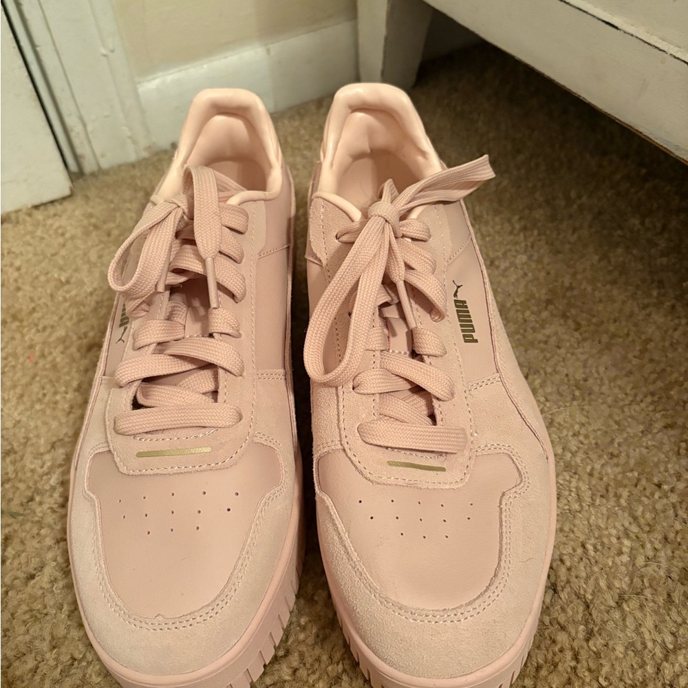Puma Women's Pink Sneakers